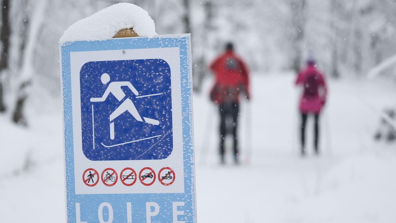 Loipen im Erzgebirge offen: Ski und Rodel gut in Sachsens Bergen