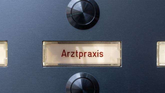 Gesundheitswesen: Hausarzt oder Facharzt? Das ist hier die Frage. (Archivbild)