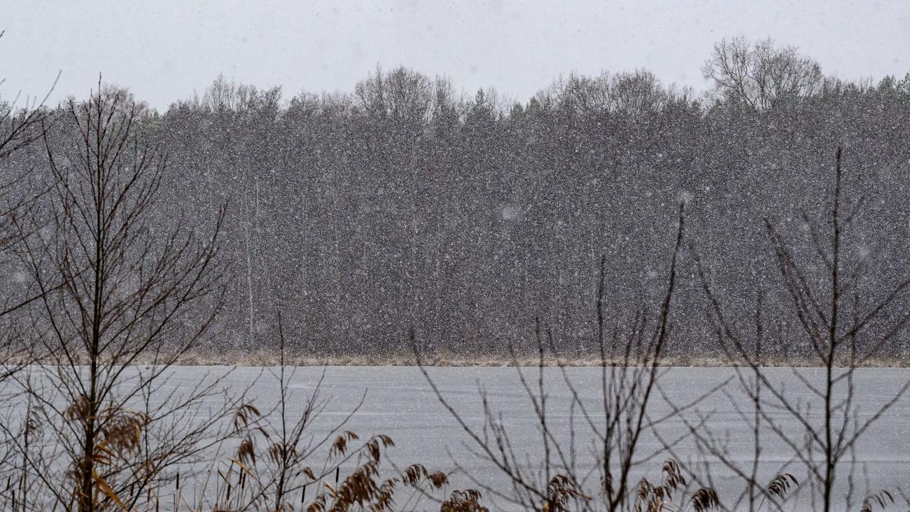 Wetter: Sturmtief und Glätte - Winterwetter bestimmt das Wochenende