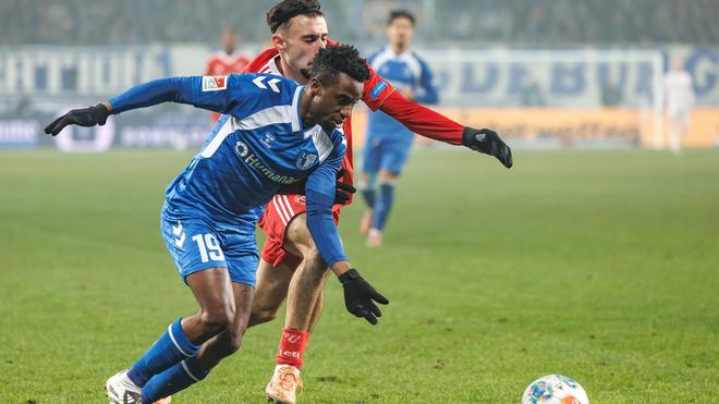 Zweite Fußball-Liga: Lubambo Musonda (l) regeneriert in Magdeburg. (Archivbild)
