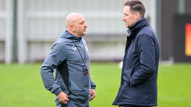 2. Fußball-Bundesliga: Auf der Suche nach Verstärkungen: Kaiserslauterns Trainer Torsten Lieberknecht (l) und Sportdirektor Marcel Klos.