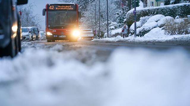 Winterwetter: Nach Winterchaos: Kieler Buslinien nehmen Betrieb wieder auf