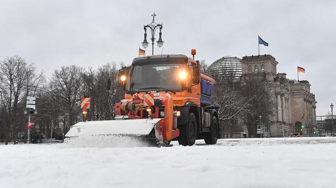 Wetter: Winterliches Wetter mit Schnee, Glätte und Dauerfrost prägt Berlin und Brandenburg.