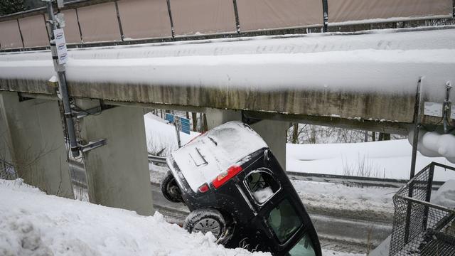 Winterwetter am Wochenende: Schnee und Glätte in NRW - viele Unfälle mit Verletzten