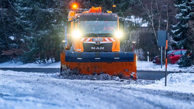 Verkehr: Schnee und Glätte: Lage auf Bayerns Straßen beruhigt sich
