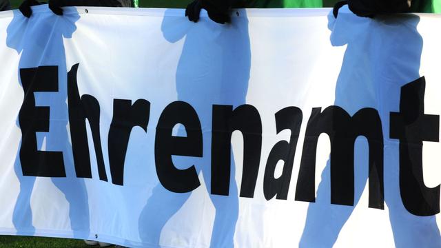 Ehrenamtsförderungen: Ehrenamt: Geld für Sportvereine, DRK und Freizeitangebote