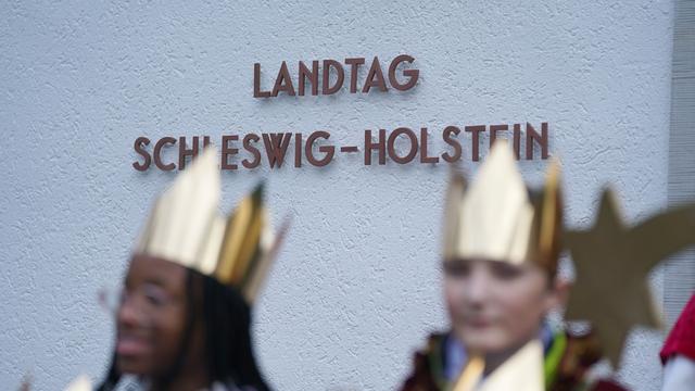 Kirchengemeinden: Günther und Herbst empfangen Sternsinger in Kiel