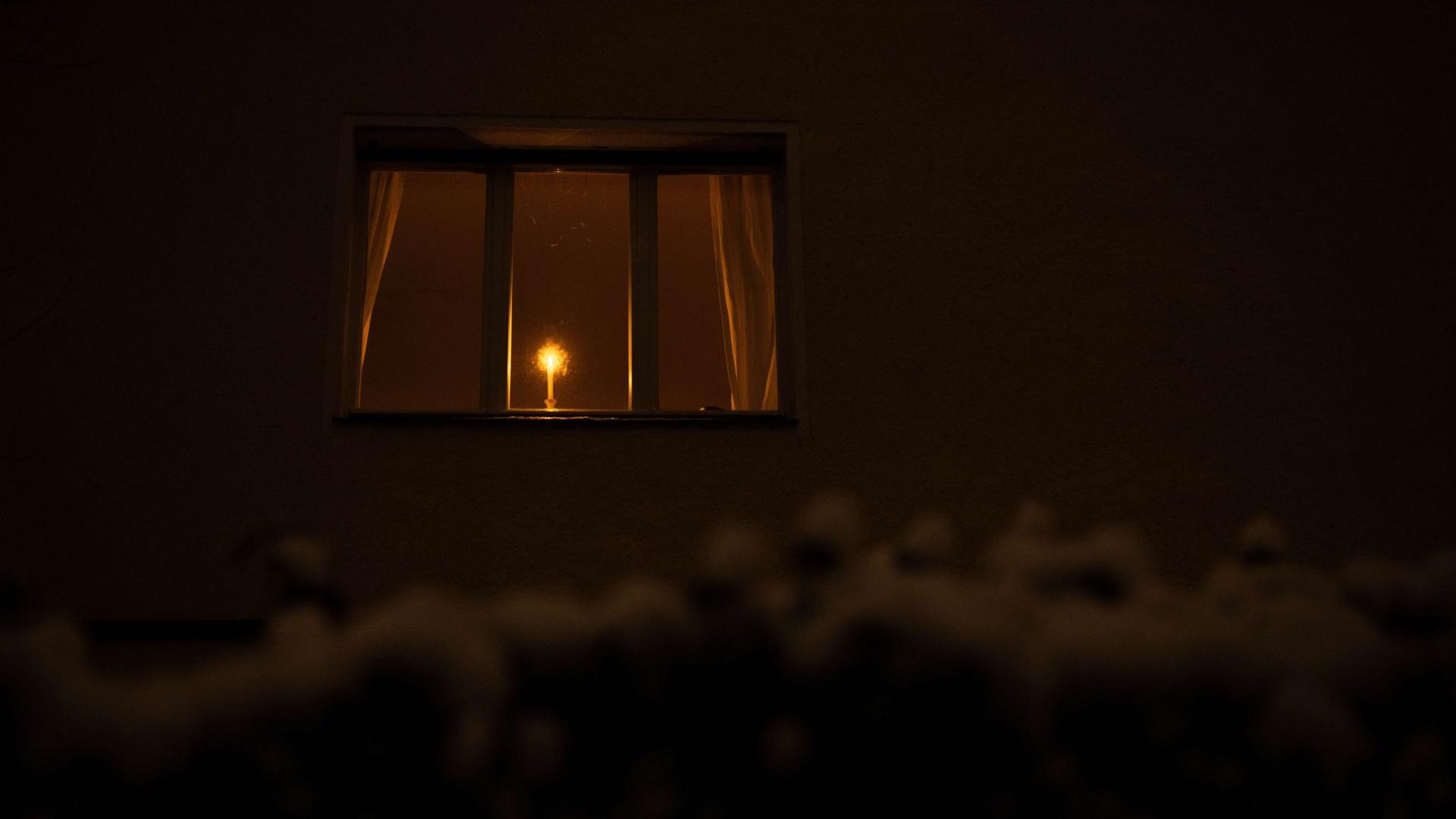 Nach Anschlag: NRW schickt Notstrom-Anhänger nach Berlin