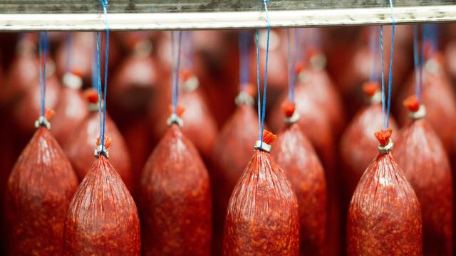 Marke soll bestehen bleiben: "Eberswalder"-Wurstproduktion schließt Standort in Britz