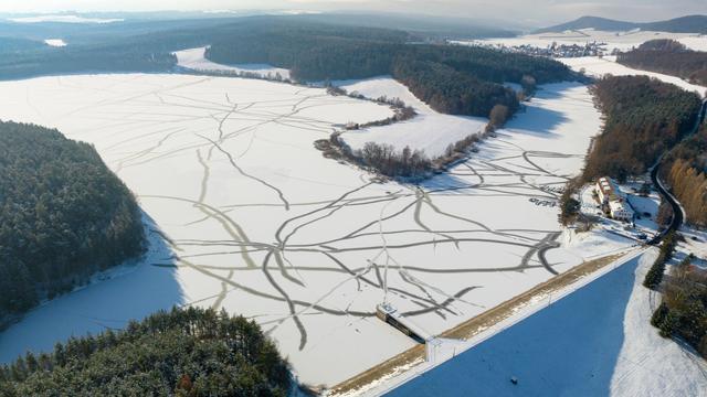Eisflächen: "Eindruck täuscht" – Warnung wegen zugefrorener Talsperren