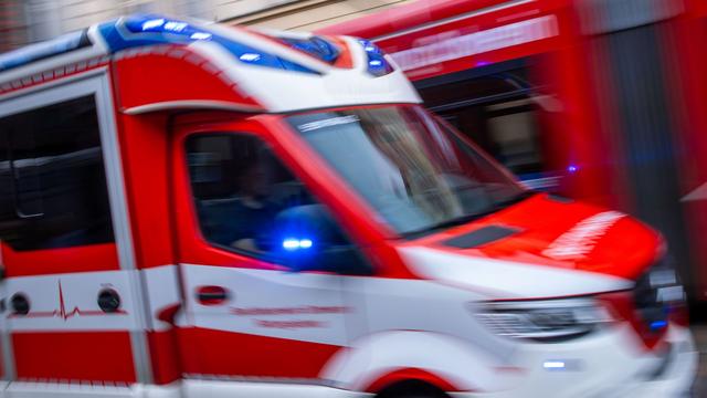 Gas-Unfall: Kohlenmonoxid: Mutter und Sohn bewusstlos in Zimmern