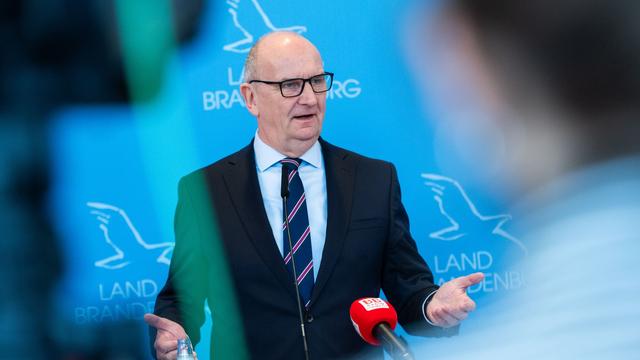 Nach dem Koalitionsende: Woidke kündigt geplanten Urlaub nach Koalitionsbruch ab