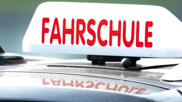 Führerschein: Anteil an Fahrlehrerinnen in Thüringen gestiegen