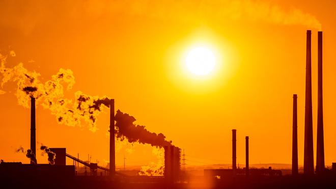 Rüstung kurbelt Wirtschaft an: Endlich ein Hoffnungsschimmer: Ökonomen sehen Besserung für die deutsche Industrie (Archivbild)