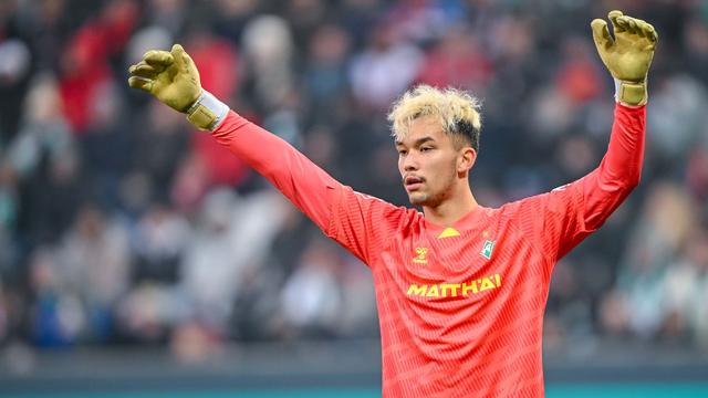 Fußball-Bundesliga: Bremer Stürmer-Suche geht weiter - Bangen um Backhaus im Tor