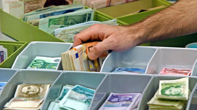 Alte Währung: Deutschland gehört zu den Ländern im Euroraum, in denen der Umtausch der alten nationalen Währung in Euro zeitlich unbegrenzt möglich ist. (Archivbild)