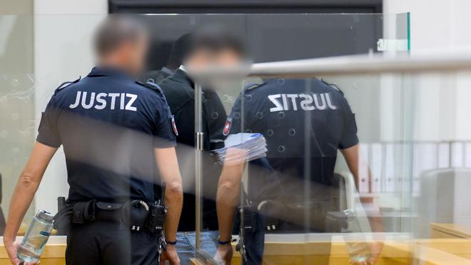 Korruptionsprozess: Ein Staatsanwalt aus Hannover soll gegen Geld eine international agierende Kokain-Bande mit Informationen versorgt haben. Jetzt gibt es eine Überraschung im Verfahren. (Archivbild)