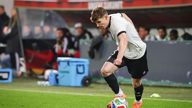 Fußball-Bundesliga: Lukas Ullrich verlängert seinen Vertrag bei Borussia Mönchengladbach vorzeitig. (Archivbild)