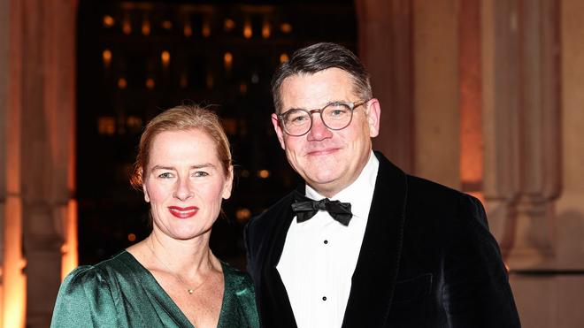 Bevölkerung: Hessens Regierungschef Boris Rhein und seine Frau Tanja Raab-Rhein sind zwar noch zu jung für ein außergewöhnliches Ehejubiläum, können aber von einer anderen Besonderheit berichten: Sie sind am selben Tag geboren worden. (Archivbild)