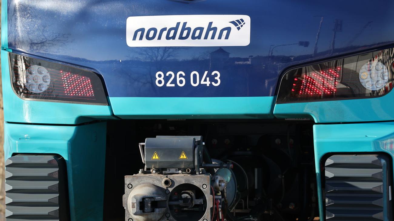 Unwetterlage: Nordbahn sagt Zugfahrten am Freitag zunächst ab