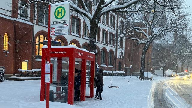 Winter in Norddeutschland: Öffentlicher Nahverkehr ist wegen Wetters eingeschränkt