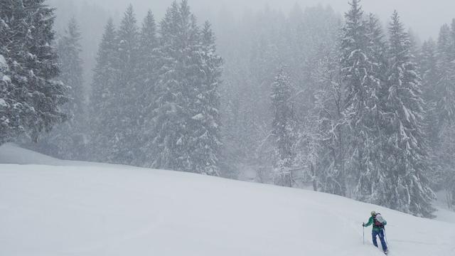 Bergsport: Schneefall in Bayern - Lawinengefahr steigt