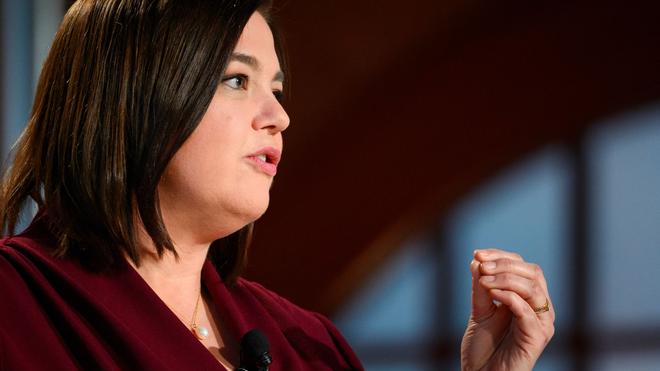 Unwetterwarnung: Fegebank appelliert an die Hamburgerinnen und Hamburger, beim Kampf gegen die Schneemassen mitanzupacken. (Archivbild)