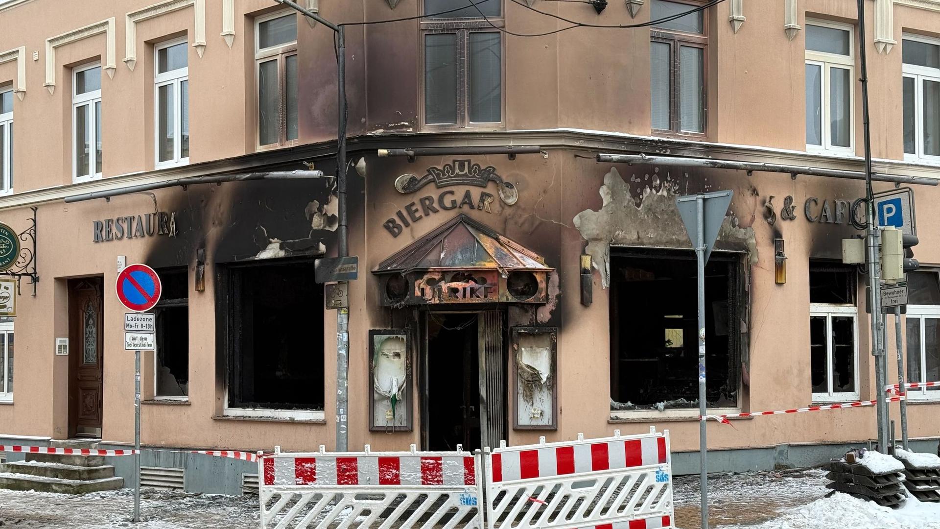 Brände: Nach Brand in Schwerin: 60-Jährige verletzt