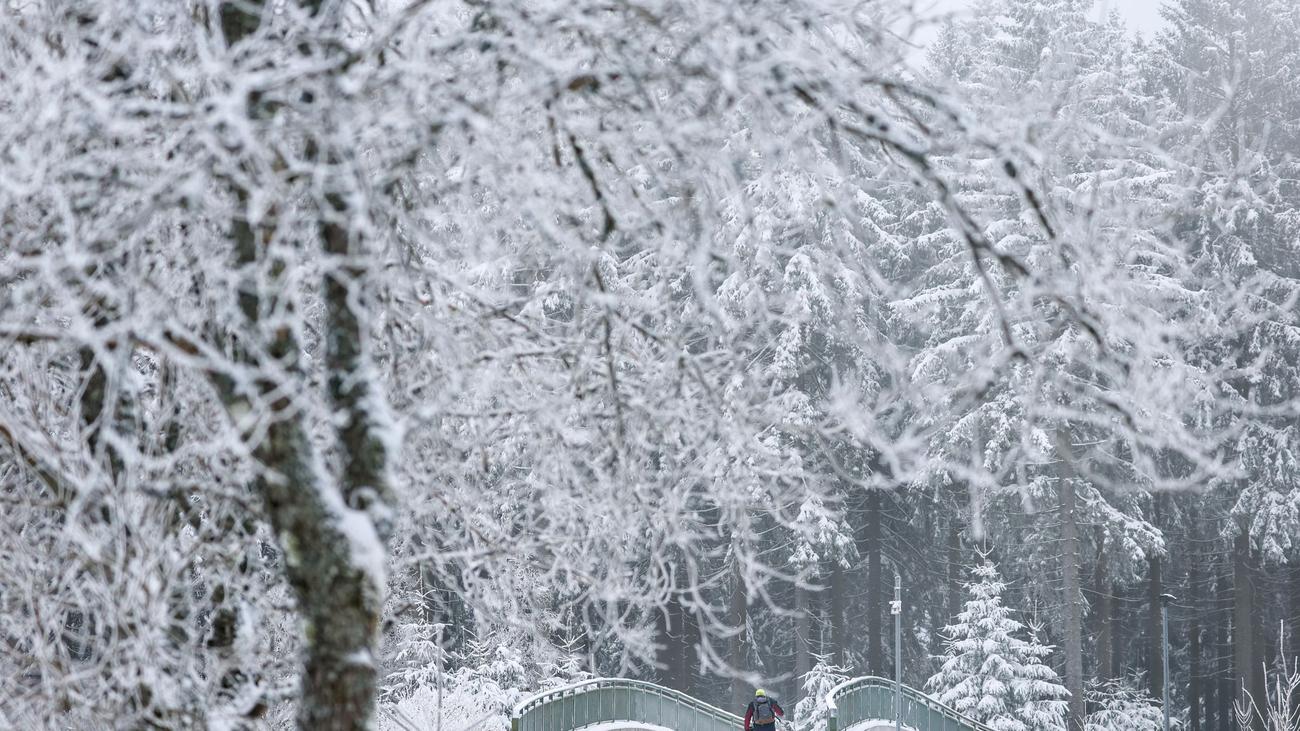 Winter: Gute Wintersportbedingungen in Sachsens Skigebieten