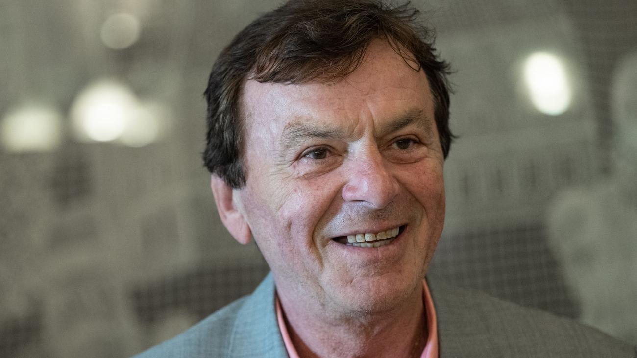 Sorge um Schauspieler: Prinz aus "Drei Haselnüsse für Aschenbrödel" im Krankenhaus