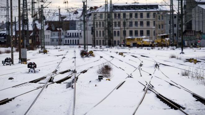 Wintersturm "Elli": Auf den Erixx-Bahnstrecken konnten laut dem Unternehmen bislang keine Erkundungsfahrten erfolgen.