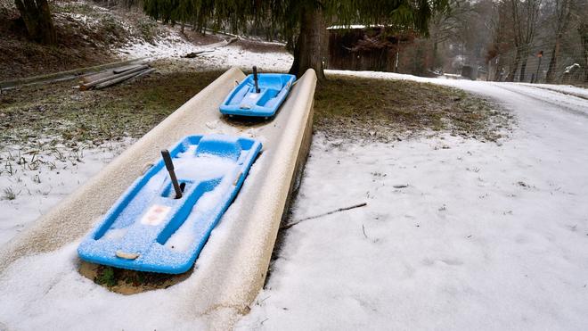 Winter: Schlitten lassen sich an diesem Wochenende je nach Region gut fahren.