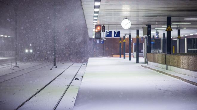 Wetter: Der Regionalbahnverkehr soll langsam wieder anlaufen.
