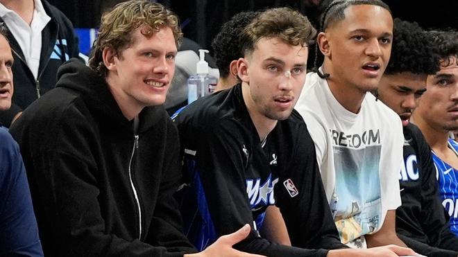 Basketball: Spielt Moritz Wagner (l) zusammen seinem Bruder Franz in Berlin? (Archivbild)