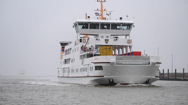 Wintersturm "Elli": Die ersten Fähren sind wieder zwischen Inseln und Festland unterwegs. (Archivbild)
