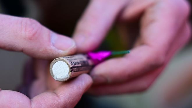 Gefährlicher Fund: Die Kinder hatten den Böller laut Polizei am Neujahrstag aufgesammelt. (Symbolbild)