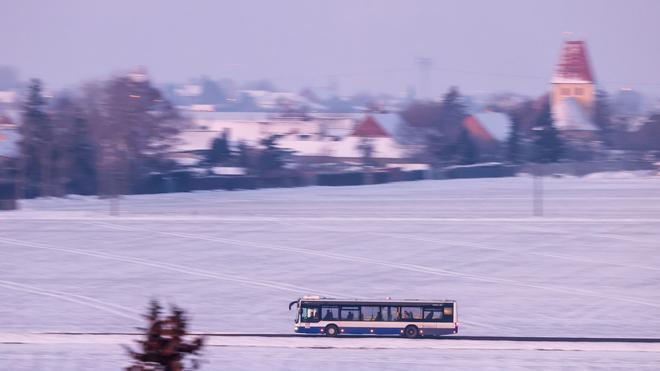 Winterwetter: Eltern könnten ihre Kinder zu Hause lassen, wenn ihnen der Weg zur Schule für ihre Kinder zu gefährlich erscheint. (Symbolbild)