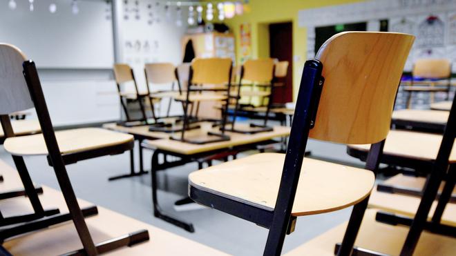 Unwettergefahr: Wegen der Glatteisgefahr bleiben Schulen in NRW am Montag landesweit geschlossen. (Symbolbild)