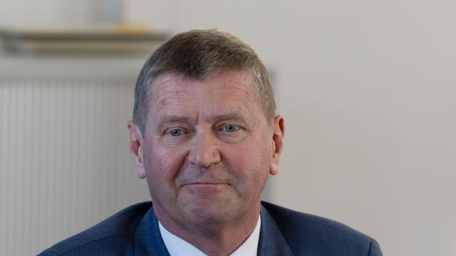 Landratswahlen: Im Landkreis Oberspreewald-Lausitz wird der Nachfolger von Landrat Siegurd Heinze bestimmt (Archivbild).