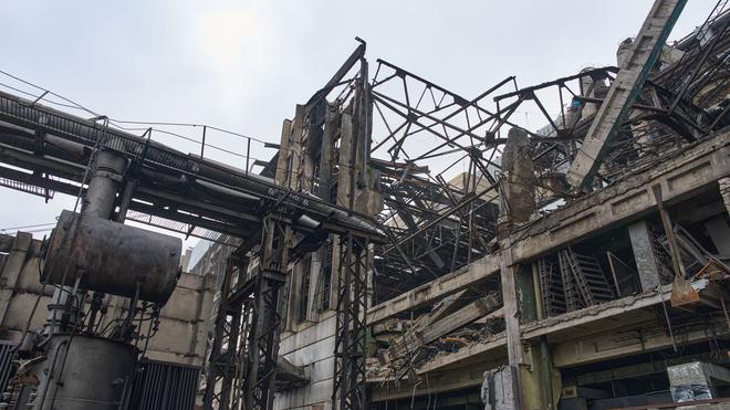 Krieg in der Ukraine: Immer wieder sind Kraftwerksanlagen in der Ukraine Ziel russischer Angriffe aus der Luft. (Archivbild)