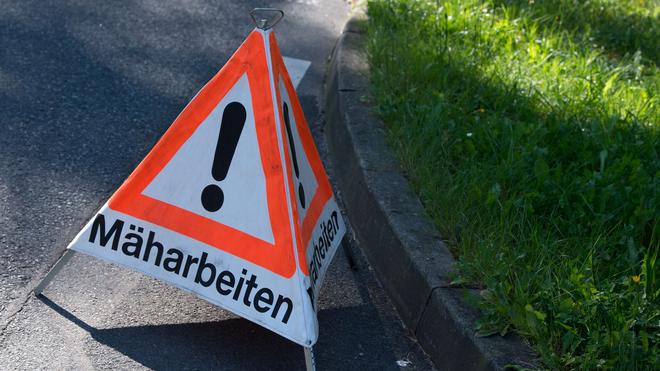 Migration: Die Geflüchteten sind unter anderem bei der Grünpflege im Einsatz. (Symbolbild)