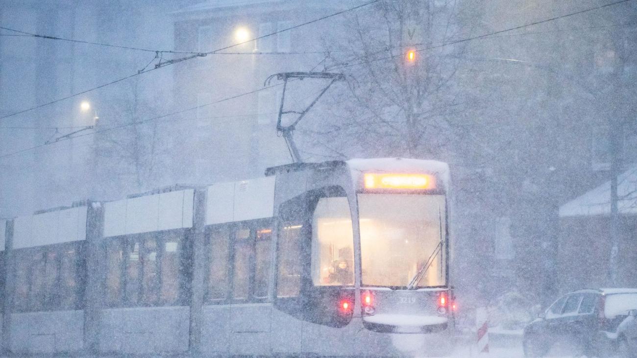 Wetter: Betrieb von Bus und Bahnen in Bremen weiter eingeschränkt