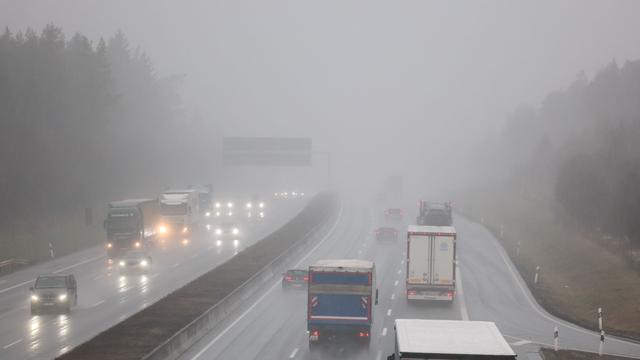 Verkehr: Glätte sorgt für zahlreiche Unfälle auf Thüringens Straßen