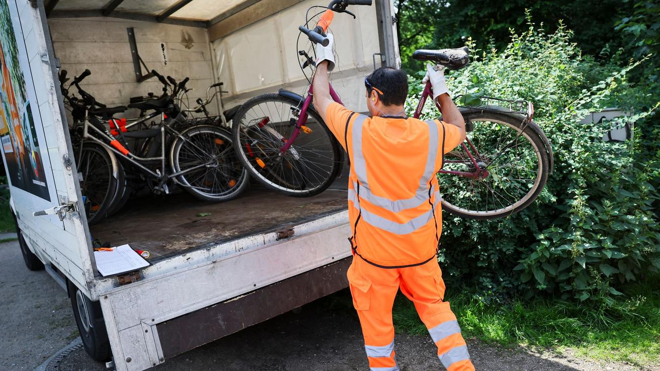 Radverkehr: Hamburger Stadtreinigung sammelt mehr Schrottfahrräder ein