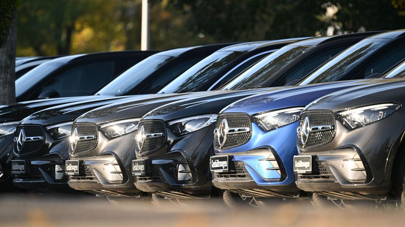 Autobauer: Mercedes-Benz verkauft weniger Autos