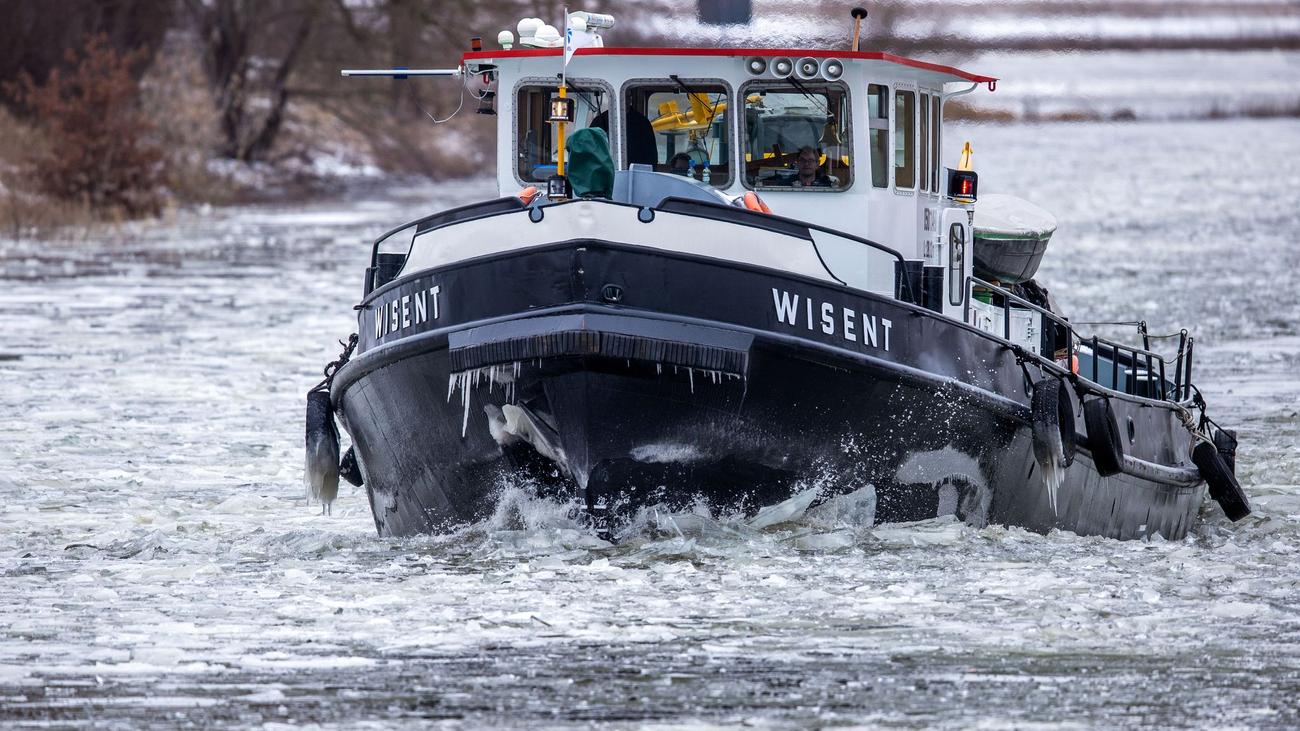 Notfall: Suche nach mutmaßlich verunglücktem Eisbader in Wismar