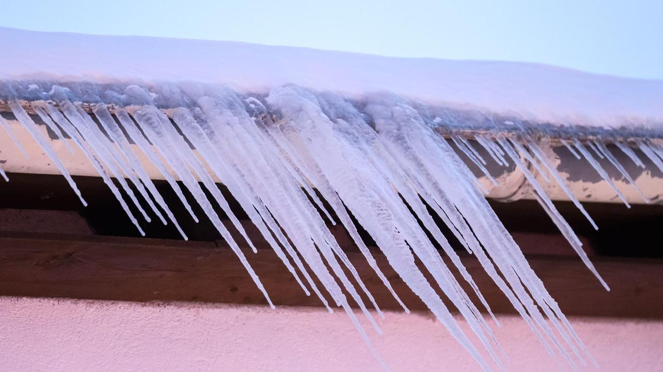 Nach starken Schneefällen: Viele Sporthallen im Nordwesten wieder nutzbar