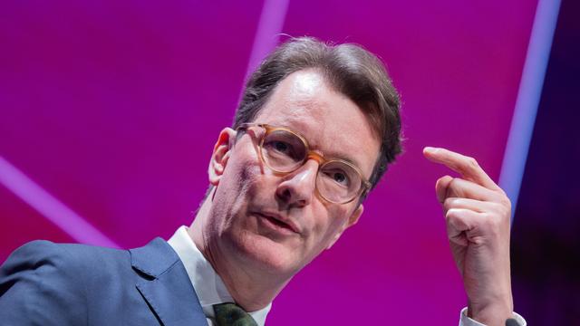 Öffentlicher Dienst: Wüst will scharfe Gesetze gegen Missbrauch: 