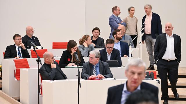 Nach Bruch von Rot-Lila: AfD im Brandenburger Landtag sieht Schnittmengen mit BSW