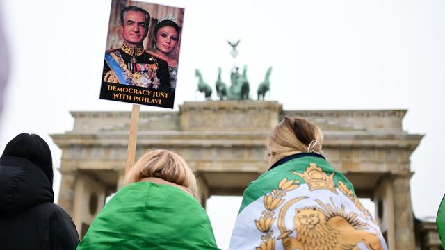 Massenproteste im Iran: Hunderte demonstrieren in Berlin für Irans Protestbewegung